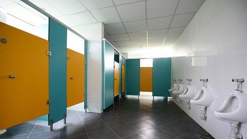 Những nguyên nhân khiến nhà vệ sinh bốc mùi